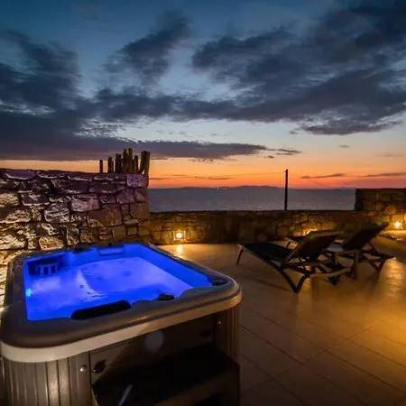 Romantic Mykonian Oasis With Jacuzzi & Sea View Apartment Houlakia (Mykonos)